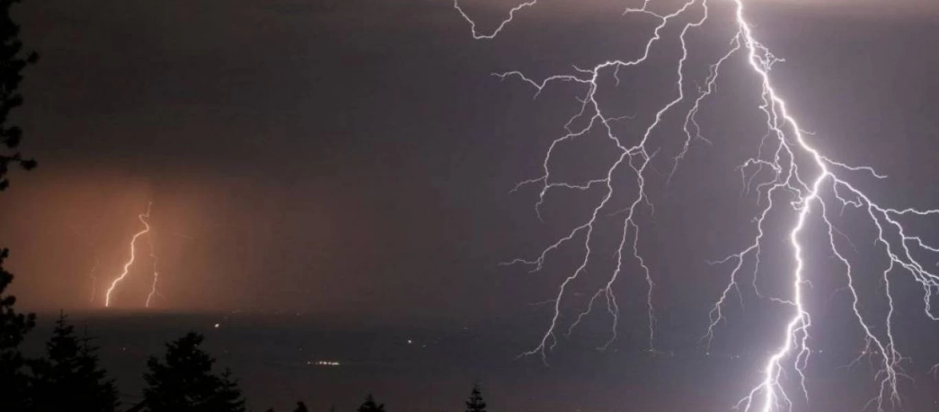 Ένας νεκρός και δύο τραυματίες είναι ο απολογισμός των θυελλωδών ανέμων στη Γερμανία